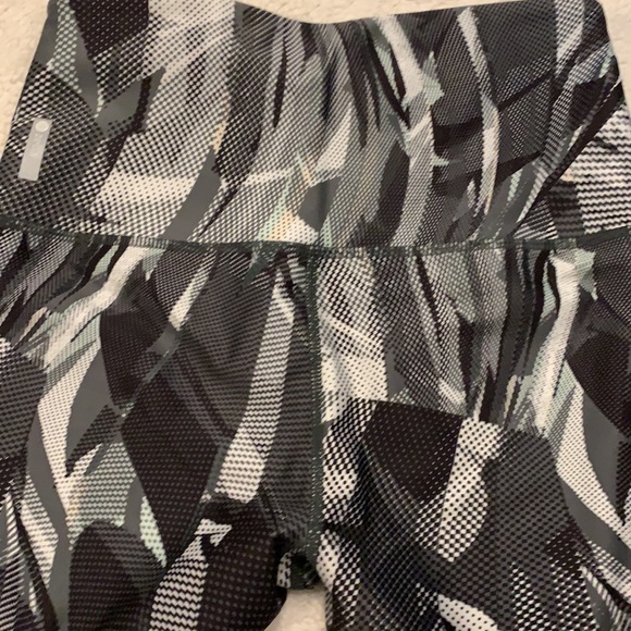 Zella Studio Lite - Picture 4 of 8